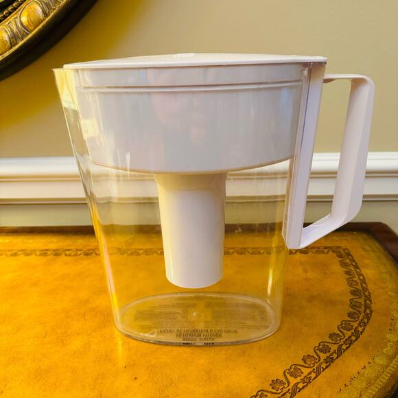 Brita Soho White 6 Cup Slim Filtered Water Pitcher NEW - Picture 4 of 6